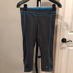 Gray/teal Old Navy capris. Medium